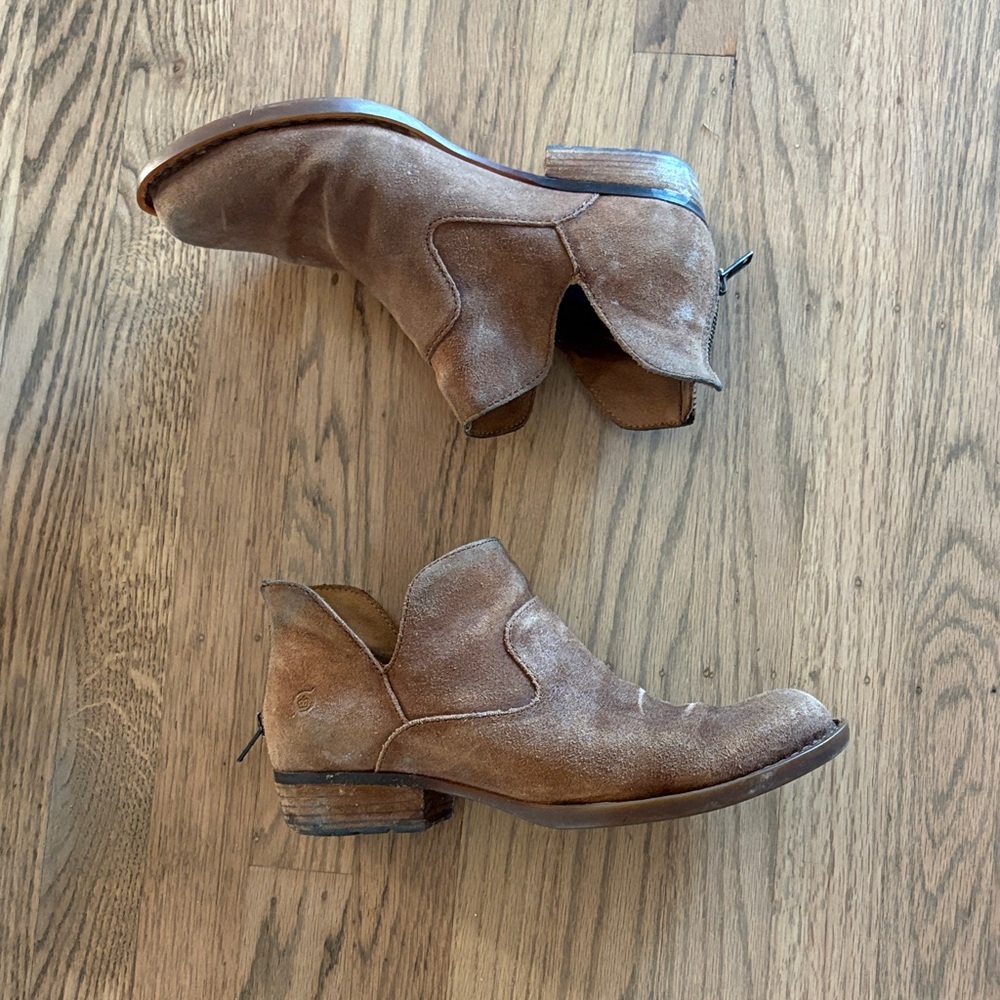 Brown Leather Ankle Boots. Born 8.0. Kerri $140
